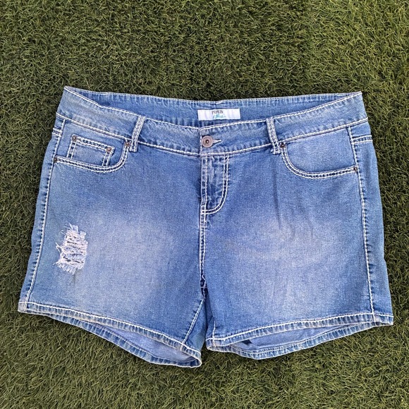 Piper & Blue Pants - Piper & Blue Womens 20W 40x4 Medium Wash Distressed Denim Shorts Contrast Stitch